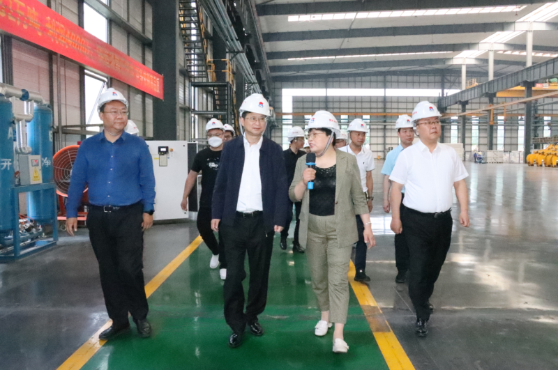 貴陽(yáng)市政協(xié)副主席、清鎮(zhèn)市委書記付濤一行到明泰鋁業(yè)考察