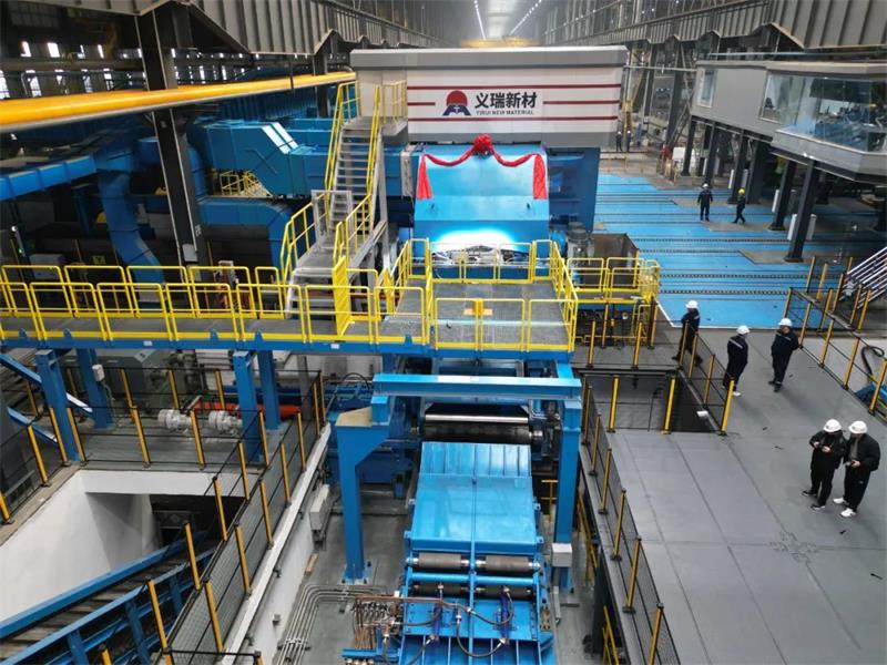 喜訊！義瑞新材熱軋生產(chǎn)線精軋機(jī)成功穿帶